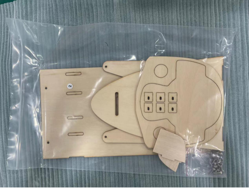 Boomerang Atom Electronics Plate