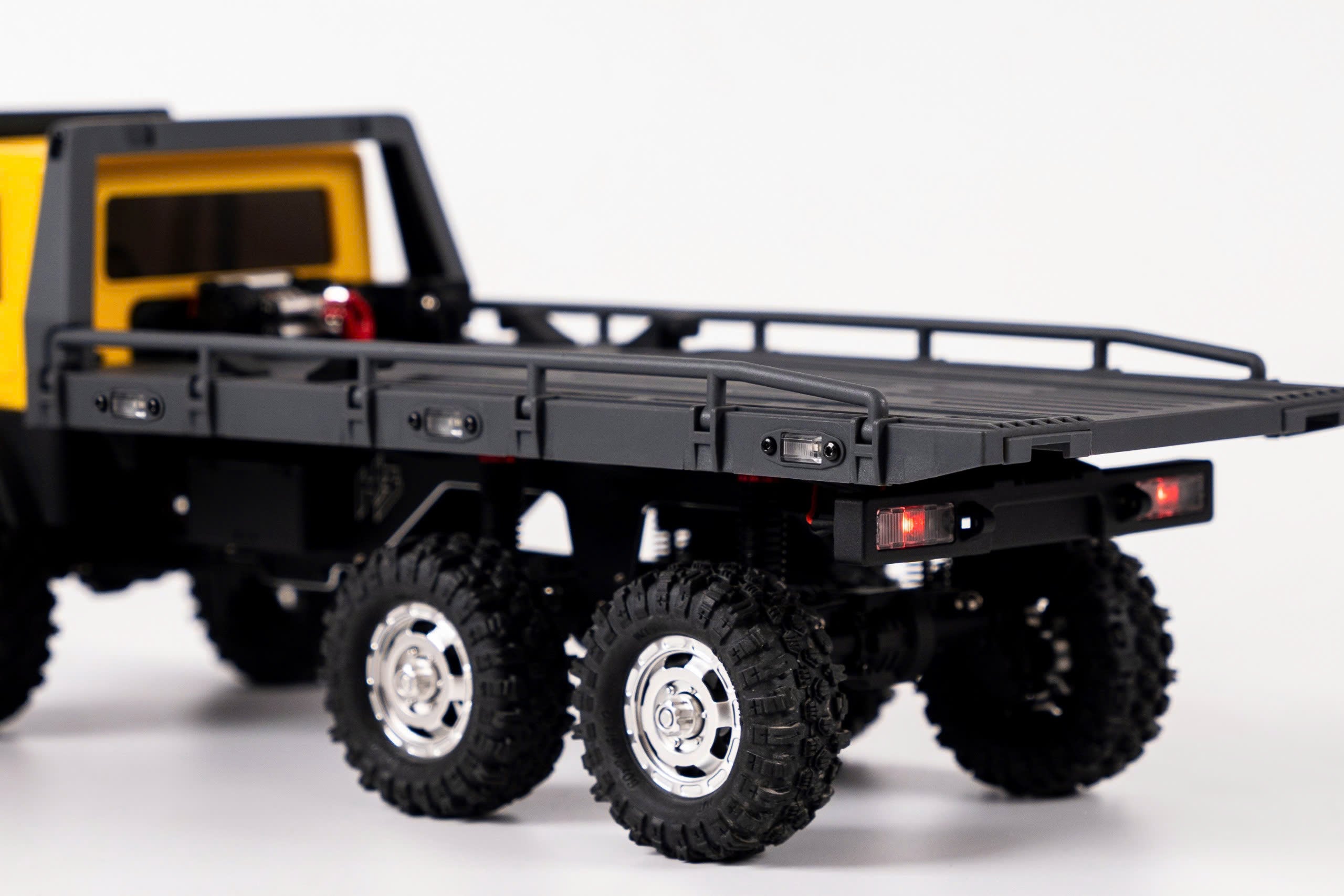 Hobbyplus ARKTOS 1/18 Scale 6WD RC Rock Crawler Truck - Ready-to-Run With Winch & Lights