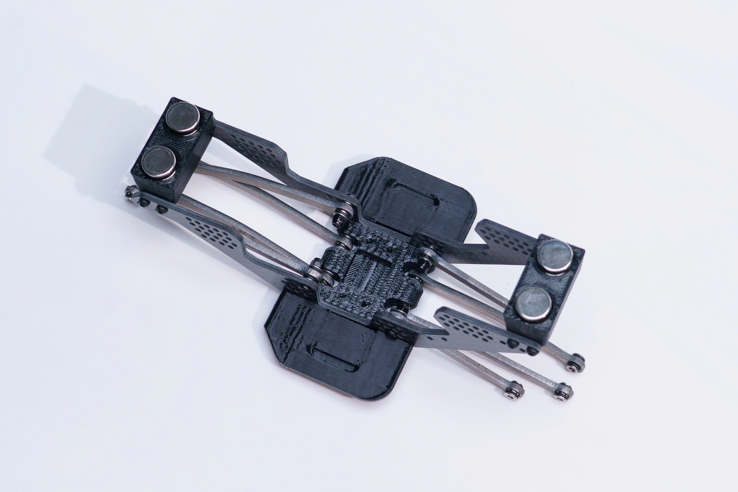 Tinker Time RC Trekker18 LCG Titanium Chassis - Ascent 18 – HeliDirect